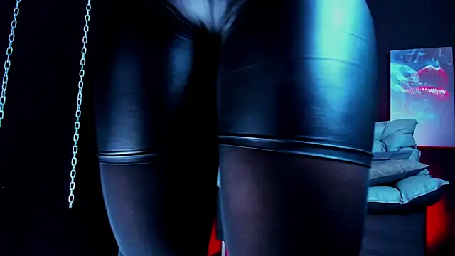 LucyStonne online show from March 25, 2026, 7:02 pm