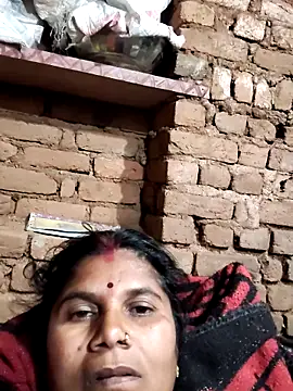 Snapshot of Hot_di97 chatting on February 14, 2026, 8:53 pm Hot di97 online show from February 14, 2026, 8:53 pm