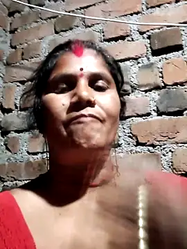 Hot di97 online show from March 10, 2026, 2:43 pm