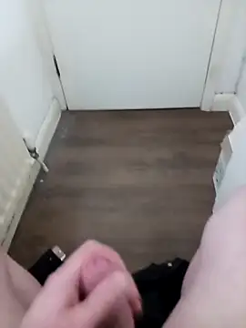 Snapshot of Hertsguy1984 chatting on March 4, 2026, 12:24 pm Hertsguy1984 online show from March 4, 2026, 12:24 pm