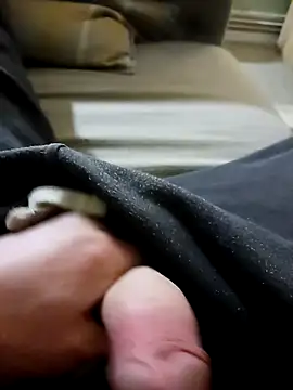 Snapshot of Hertsguy1984 chatting on February 1, 2026, 12:31 am Hertsguy1984 online show from February 1, 2026, 12:31 am