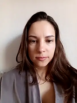 She-Moon online show from April 19, 2026, 6:14 am