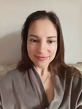 She-Moon online show from June 3, 2026, 5:52 am