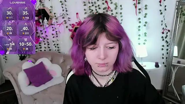 Ashley Veil online show from April 17, 2026, 8:55 pm