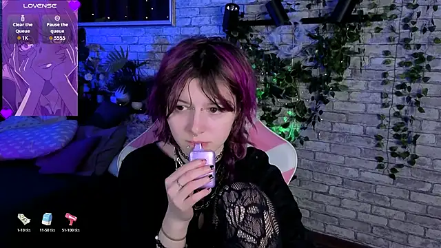 Ashley Veil online show from May 19, 2026, 8:49 pm