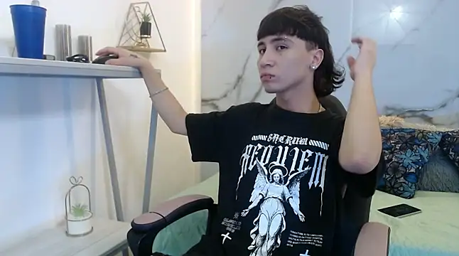 XanderGrey8 online show from April 5, 2026, 7:20 pm