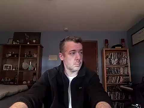 Snapshot of chrisw8140 chatting on February 12, 2026, 8:30 pm chrisw8140 online show from February 12, 2026, 8:30 pm