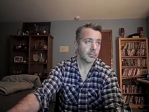 Snapshot of chrisw8140 chatting on February 13, 2026, 9:53 am chrisw8140 online show from February 13, 2026, 9:53 am