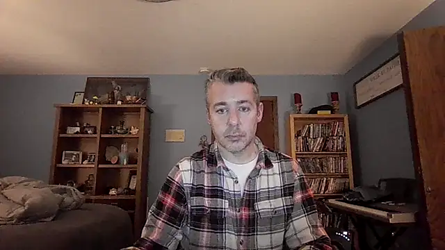 Snapshot of chrisw8140 chatting on February 15, 2026, 3:51 am chrisw8140 online show from February 15, 2026, 3:51 am