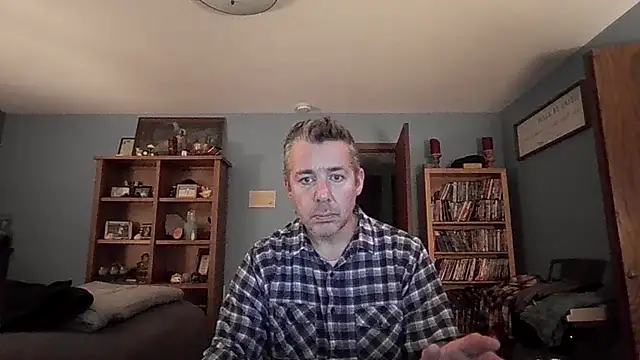 Snapshot of chrisw8140 chatting on February 26, 2026, 12:10 am chrisw8140 online show from February 26, 2026, 12:10 am