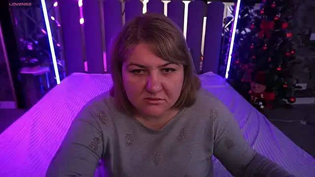 Snapshot of EmmaKanee chatting on January 13, 2026, 1:26 pm EmmaKanee online show from January 13, 2026, 1:26 pm