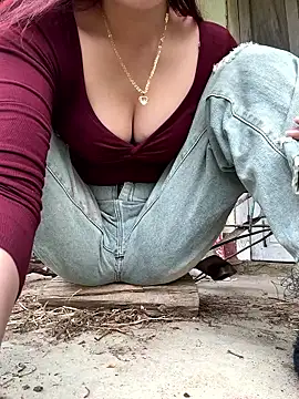 Snapshot of Mikaa_2k chatting on January 13, 2026, 12:36 am Mikaa 2k online show from January 13, 2026, 12:36 am