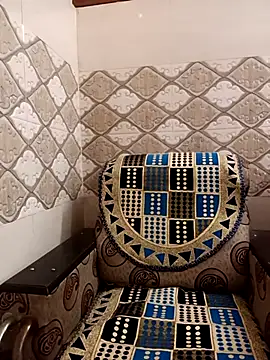 Cute purnima143 online show from April 14, 2026, 5:01 am