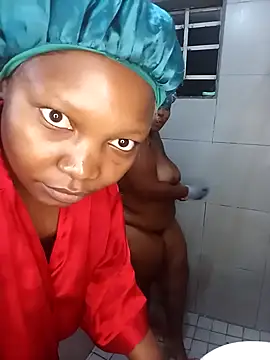 Cutebootyxx online show from April 12, 2026, 8:23 pm