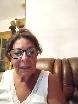 anaisytu online show from July 24, 2026, 9:33 pm