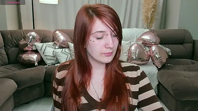 Snapshot of Polly_Sweet chatting on February 12, 2026, 6:51 pm Polly Sweet online show from February 12, 2026, 6:51 pm