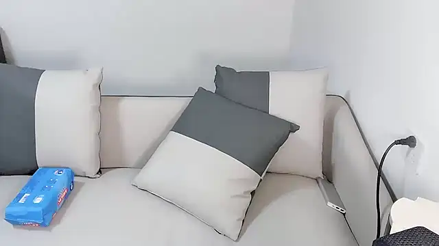 xixi 521 online show from February 12, 2026, 11:21 am