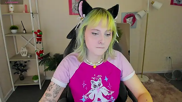 Snapshot of Roziett_Belle chatting on February 1, 2026, 9:18 am Roziett Belle online show from February 1, 2026, 9:18 am