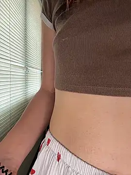 Snapshot of eyes00n chatting on January 15, 2026, 4:27 am eyes00n online show from January 15, 2026, 4:27 am