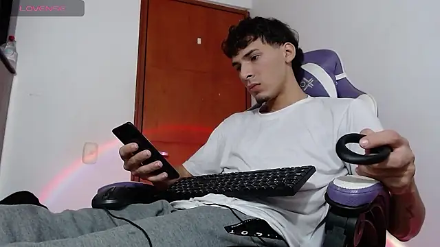 Snapshot of Yankees_xxx chatting on January 15, 2026, 12:25 am Yankees xxx online show from January 15, 2026, 12:25 am