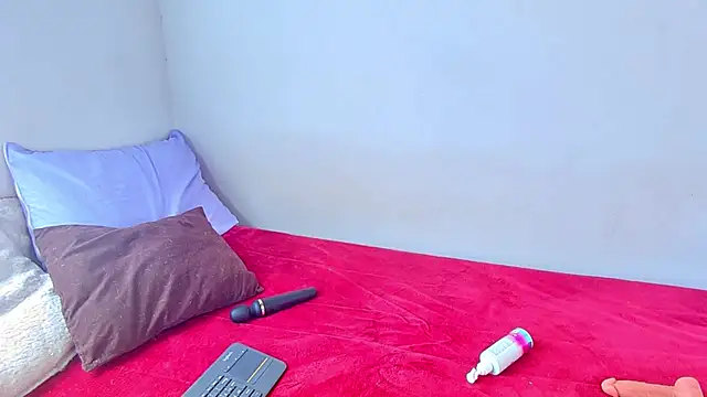 Anniecute   online show from April 22, 2026, 4:58 pm