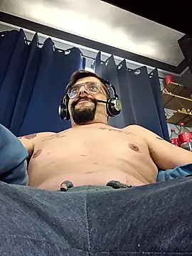 bigdickneedsloving online show from January 13, 2026, 2:32 pm