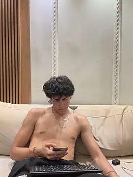 Snapshot of noahx_valko chatting on February 18, 2026, 5:27 am noahx valko online show from February 18, 2026, 5:27 am