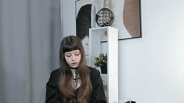 BellaLewter online show from January 14, 2026, 3:15 pm