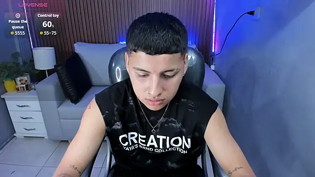 Snapshot of Liam9_ chatting on February 25, 2026, 1:44 pm Liam9 online show from February 25, 2026, 1:44 pm