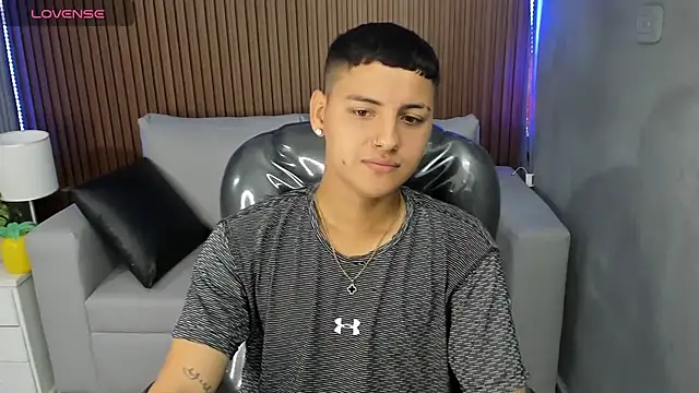 Snapshot of Liam9_ chatting on February 4, 2026, 12:33 pm Liam9 online show from February 4, 2026, 12:33 pm