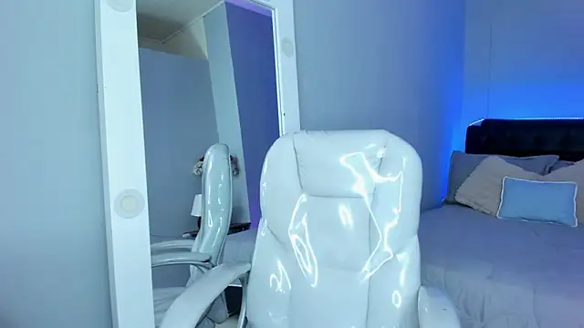 Snapshot of Liam9_ chatting on February 10, 2026, 12:04 pm Liam9 online show from February 10, 2026, 12:04 pm