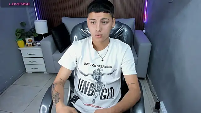 Snapshot of Liam9_ chatting on February 9, 2026, 1:42 pm Liam9 online show from February 9, 2026, 1:42 pm