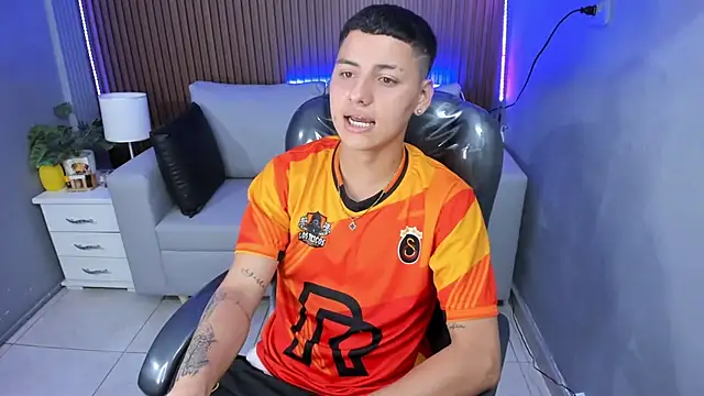 Snapshot of Liam9_ chatting on February 23, 2026, 12:17 pm Liam9 online show from February 23, 2026, 12:17 pm