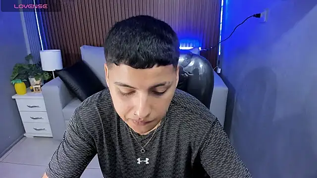 Snapshot of Liam9_ chatting on February 27, 2026, 12:38 pm Liam9 online show from February 27, 2026, 12:38 pm