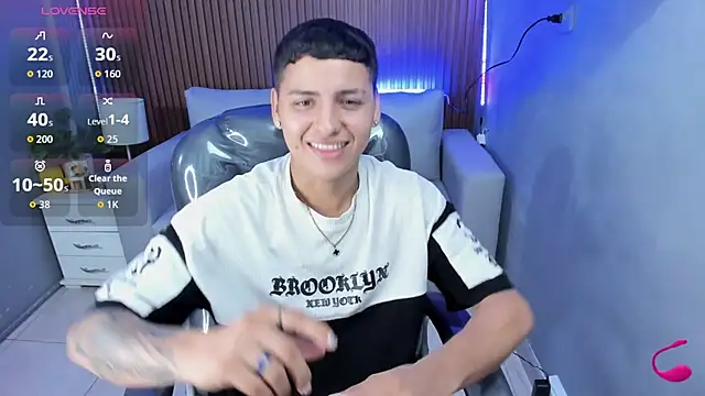 Snapshot of Liam9_ chatting on February 16, 2026, 1:43 pm Liam9 online show from February 16, 2026, 1:43 pm