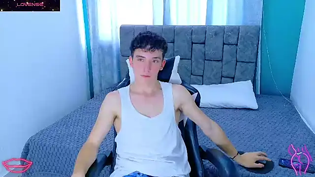 Snapshot of SamBoycash_ chatting on January 14, 2026, 8:45 pm SamBoycash online show from January 14, 2026, 8:45 pm