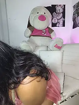 ebonysummer  online show from May 30, 2026, 5:03 am
