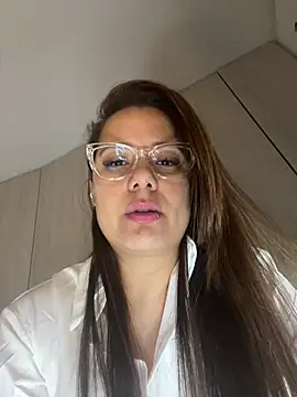 Snapshot of Pretty__Milf chatting on July 13, 2026, 10:36 am Pretty Milf online show from July 13, 2026, 10:36 am