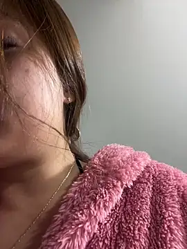 Pretty  Milf online show from March 22, 2026, 9:11 am