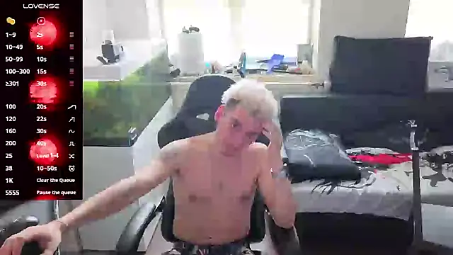 Rayzel White online show from May 10, 2026, 12:09 pm