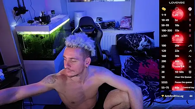 Snapshot of Rayzel_White chatting on February 25, 2026, 2:12 am Rayzel White online show from February 25, 2026, 2:12 am