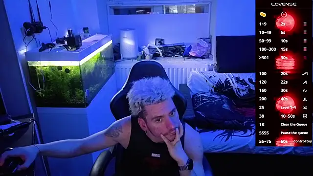 Snapshot of Rayzel_White chatting on March 1, 2026, 9:59 pm Rayzel White online show from March 1, 2026, 9:59 pm