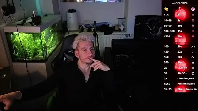 Rayzel White online show from March 19, 2026, 12:43 am