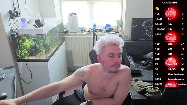 Rayzel White online show from April 12, 2026, 11:57 am