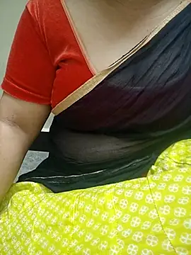 TamilDreamgirl08 online show from April 15, 2026, 3:05 pm