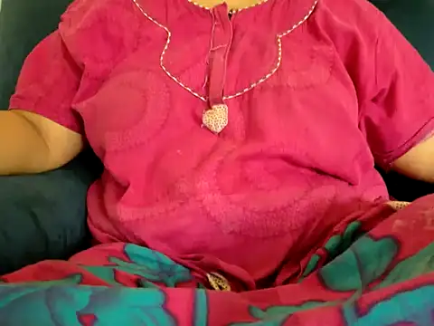 TamilDreamgirl08 online show from April 10, 2026, 6:53 am