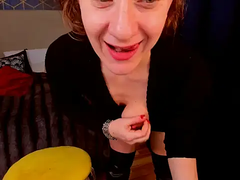 GingerWixxx online show from February 1, 2026, 5:27 am