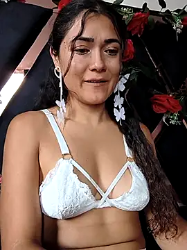 Snapshot of Freyarosse chatting on February 17, 2026, 9:01 pm Freyarosse online show from February 17, 2026, 9:01 pm