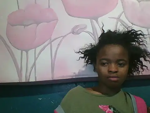 petitemew online show from March 13, 2026, 6:07 am