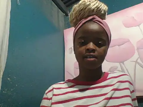 petitemew online show from March 27, 2026, 7:26 pm